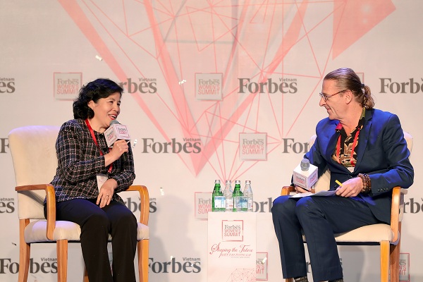 Tổng giám đốc Vinamilk là phụ nữ duy nhất được Forbes Việt Nam vinh danh 'Thành tựu trọn đời' - Hình 1