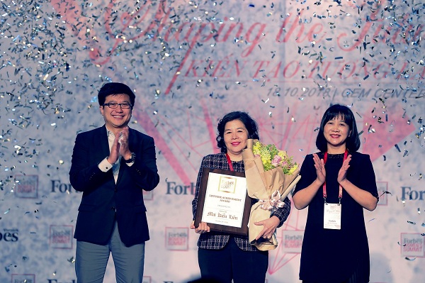 Tổng giám đốc Vinamilk là phụ nữ duy nhất được Forbes Việt Nam vinh danh 'Thành tựu trọn đời' - Hình 3