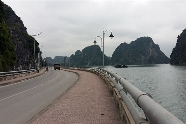 Quảng Ninh: Đầu tư hơn 300 tỉ đồng mở rộng 2 cầu Bài Thơ tại tuyến đường bao biển Hạ Long - Hình 1