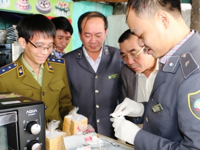 Hà Tĩnh: 9 tháng, xử phạt 1.212 cơ sở vi phạm ATVSTP, thu gần 1,9 tỷ đồng