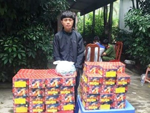 Hà Tĩnh: Bắt giữ đối tượng vận chuyển, tàng trữ gần 1 tạ pháo lậu