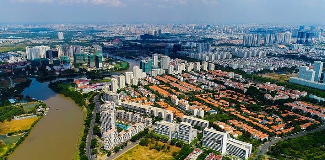 Thị trường địa ốc nhiễu loạn bởi nhiều chủ đầu tư tự phong hạng chung cư