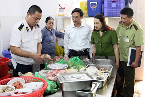 Hà Nội: Xử phạt 6.810 cơ sở vi phạm an toàn thực phẩm - Hình 1