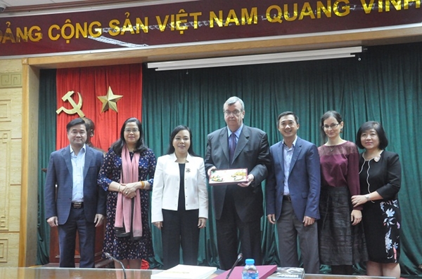 Trong tương lai, Bệnh viện K sẽ ứng dụng robot trong phẫu thuật điều trị ung thư