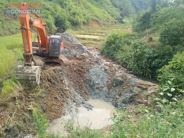 Vụ phá rừng phòng hộ khai thác đá quý (Phú Thọ): UBND tỉnh yêu cầu ngành chức năng kiểm tra, xử lý nghiêm - Hình 3
