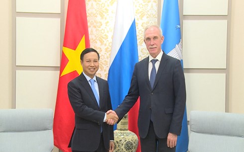 Đại sứ Việt Nam Ngô Đức Mạnh thăm và làm việc tại tỉnh Ulyanovsk - Hình 3