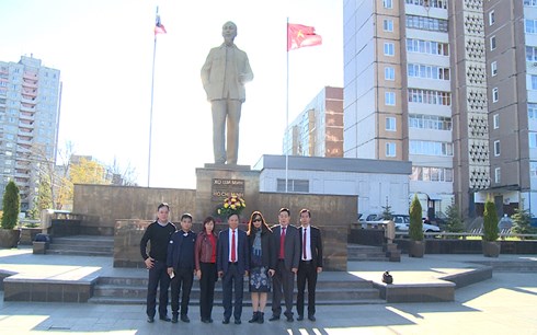 Đại sứ Việt Nam Ngô Đức Mạnh thăm và làm việc tại tỉnh Ulyanovsk - Hình 5