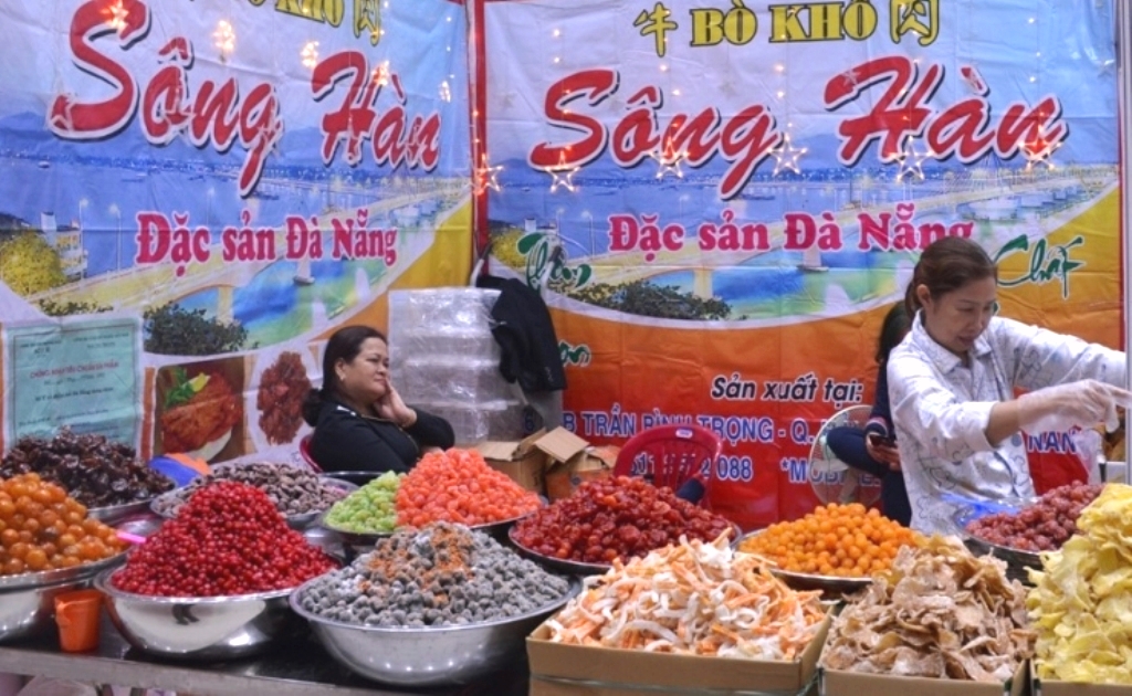 Đà Nẵng: Thí điểm dán tem truy xuất nguồn gốc thực phẩm - Hình 1