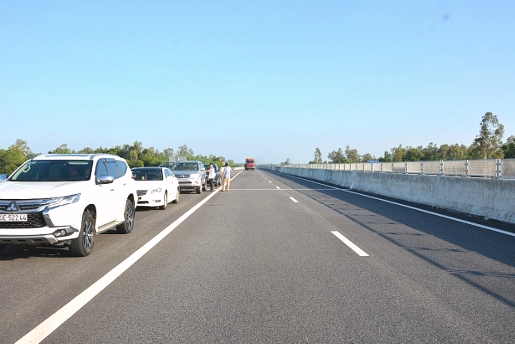 Cao tốc Đà Nẵng - Quảng Ngãi: Bắt đầu thu phí trở lại từ ngày 27/10 - Hình 1