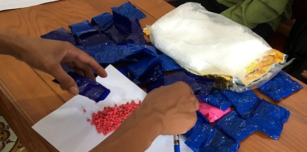 Nghệ An: Triệt phá đường dây vận chuyển 6.800 viên ma túy tổng hợp, 1 kg ma túy đá - Hình 2
