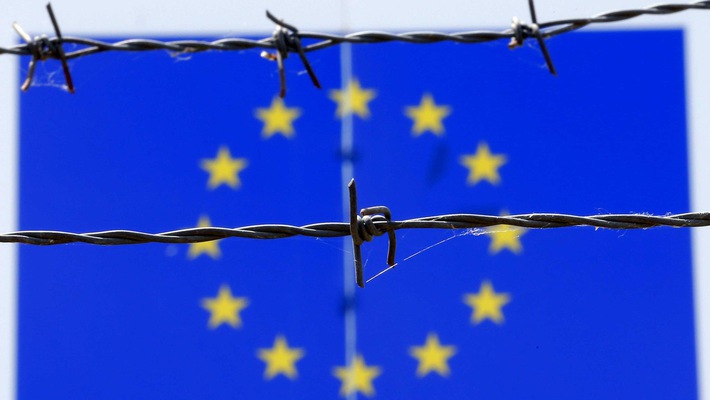 Loạt bất lợi 'bủa vây' kinh tế châu Âu