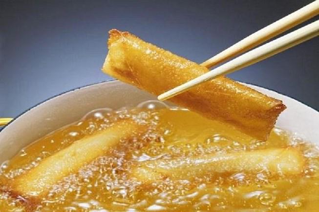 Lưu ý cách dùng dầu ăn để đảm bảo sức khoẻ - Hình 1