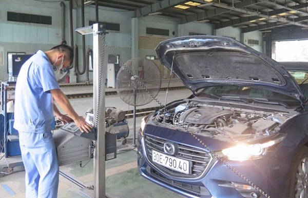 Xe ô tô gắn thêm đèn chiếu sáng sẽ bị từ chối đăng kiểm