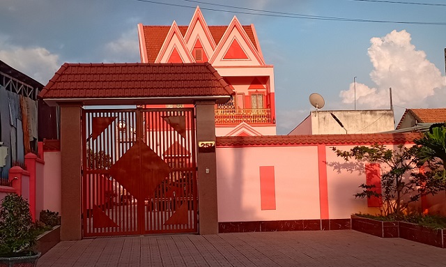 Về Trảng Dài - Đồng Nai - "chiêm ngưỡng"... những căn biệt thự nguy nga