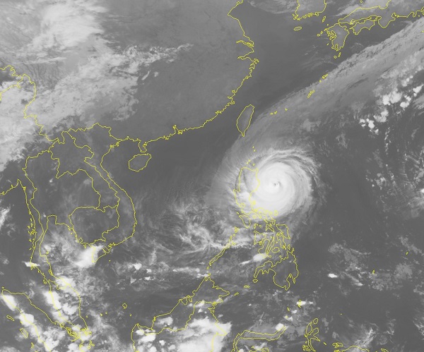 Bão số 7 cách quần đảo Hoàng Sa khoảng 650 km về phía đông