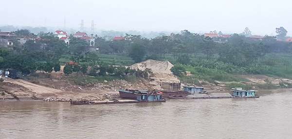 Vĩnh Phúc: Nhiều bãi tập kết cát, sỏi không phép gây bức xúc cho người dân