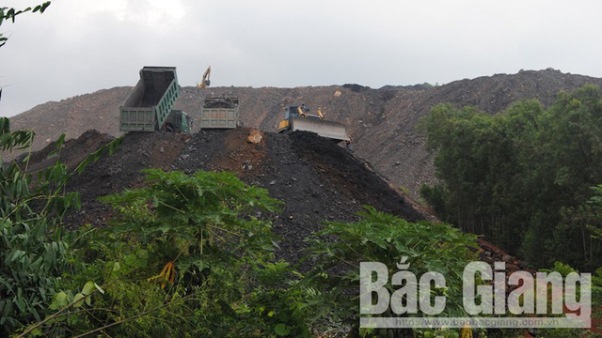 Yên Thế (Bắc Giang): Kinh hoàng với “núi phế thải” của Công ty CP khoáng sản Bắc Giang - Hình 1
