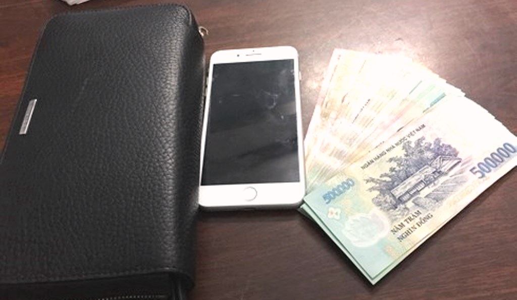 Đà Nẵng: Hình ảnh đẹp của một đại úy Công an - Hình 1