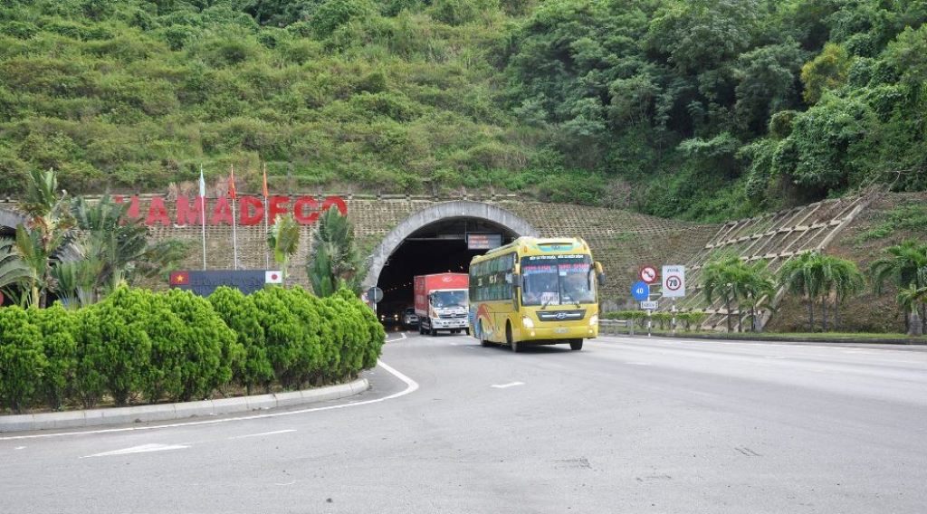 Hầm đường bộ Hải Vân: Xuất hiện hơn 300 vết nứt vỏ hầm - Hình 1