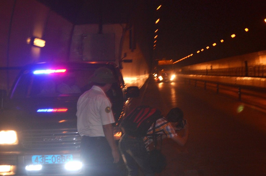 Hầm đường bộ Hải Vân: Xuất hiện hơn 300 vết nứt vỏ hầm - Hình 2