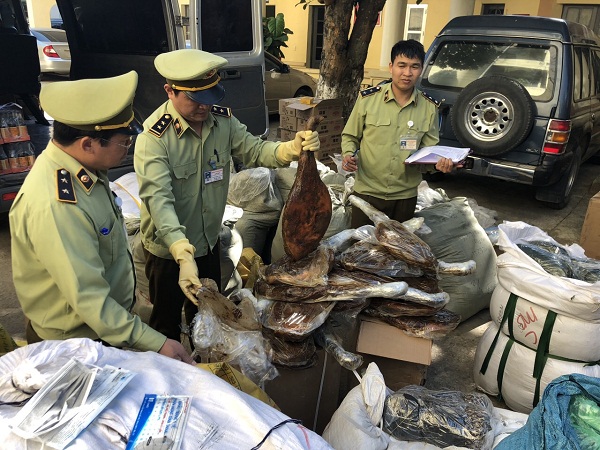 Thu giữ 100 kg chân giò lợn nhập lậu không đảm bảo vệ sinh ATTP tại Lạng Sơn - Hình 1