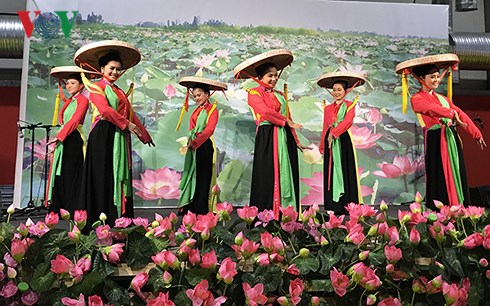 Quảng bá văn hóa, du lịch Việt Nam tại hội chợ Grenoble, Pháp - Hình 1