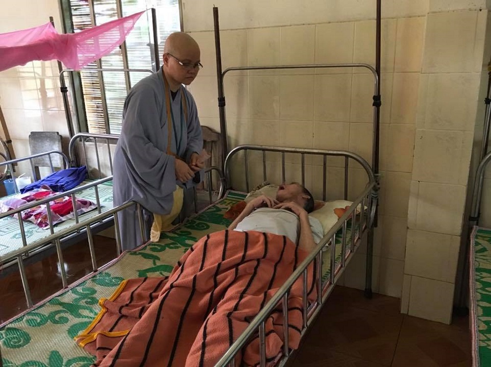 Bến Tre: Ngôi chùa 65 năm chữa bệnh cứu người, mỗi năm phát miễn phí 20 tấn thuốc