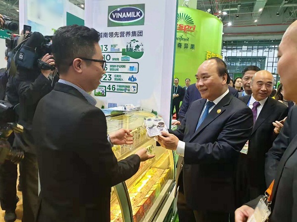 Sản phẩm sữa của Vinamilk ra mắt với người tiêu dùng Trung Quốc - Hình 1