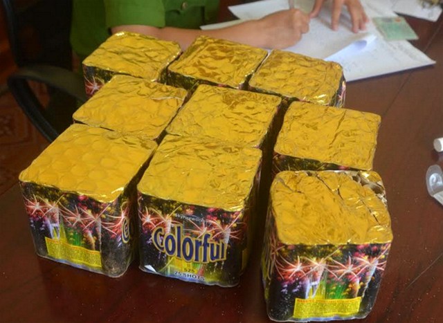 Nghệ An: “Giấu mình” tinh vi, 9 hộp pháo suýt đến tay người sử dụng