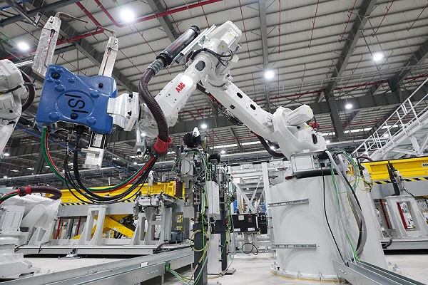 1200 Robot sẵn sàng đi vào hoạt động tại VinFast - Hình 12