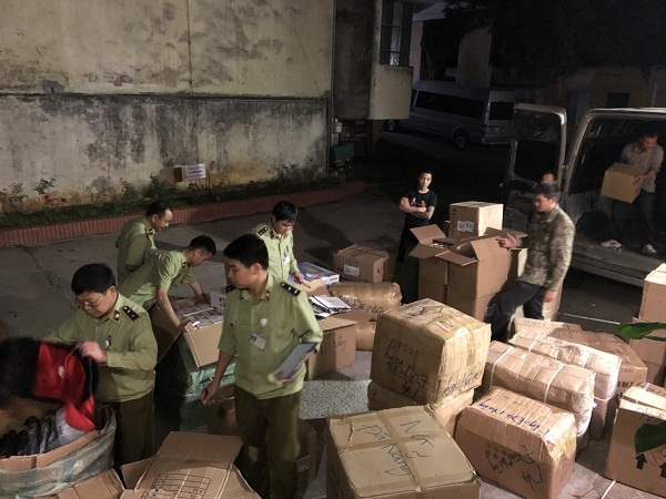 Lạng Sơn: Liên tiếp phát hiện, thu giữ nhiều hàng hóa nhập lậu - Hình 1