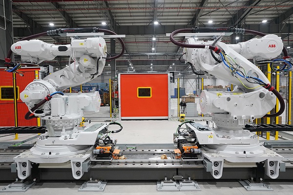 1200 Robot sẵn sàng đi vào hoạt động tại VinFast - Hình 9