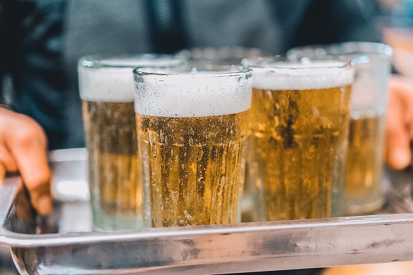 Sử dụng rượu, bia là trở ngại lớn trong việc đạt được chỉ tiêu phát triển bền vững - Hình 1