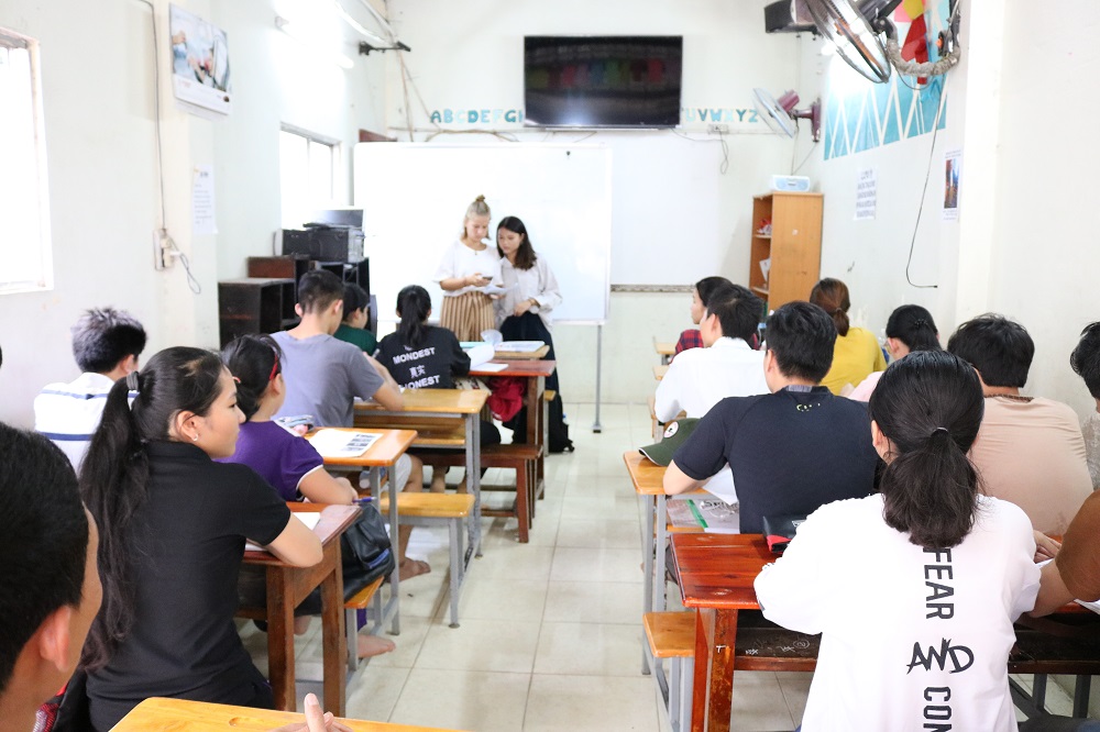 Chuyện về nhà sư mở trung tâm dạy ngoại ngữ miễn phí tại chùa đầu tiên ở Việt Nam - Hình 2