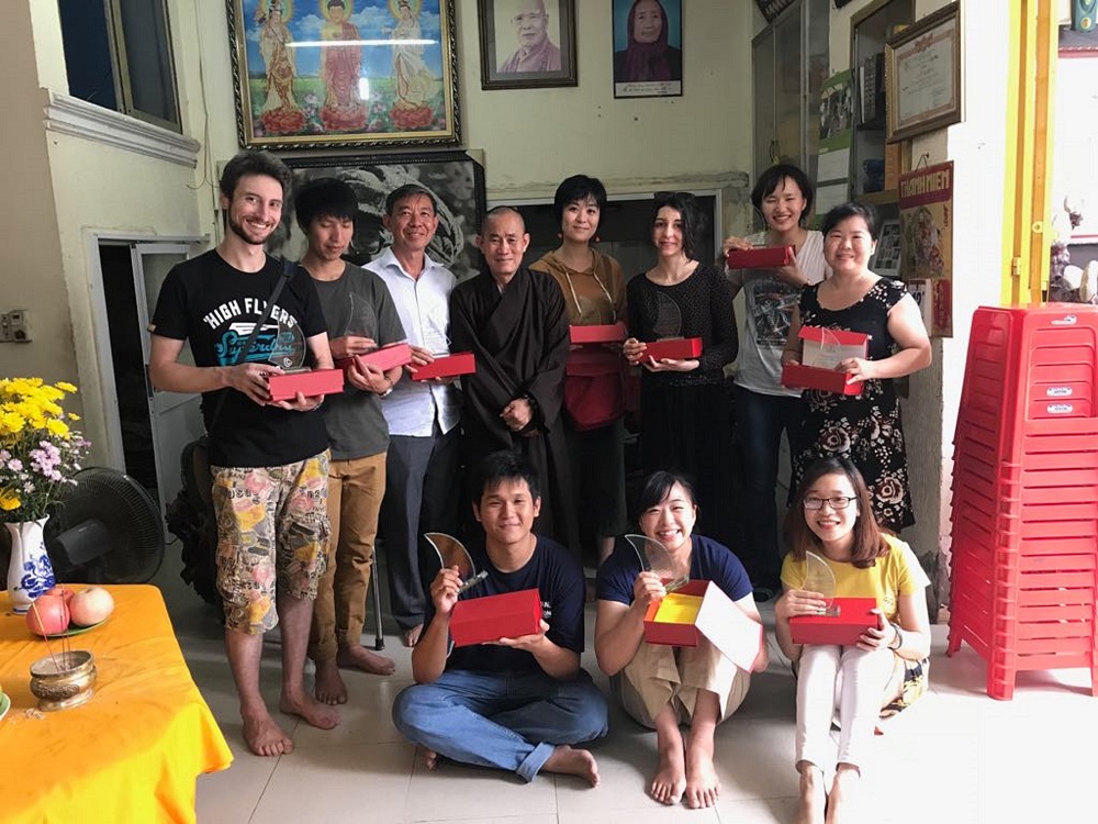 Chuyện về nhà sư mở trung tâm dạy ngoại ngữ miễn phí tại chùa đầu tiên ở Việt Nam - Hình 3
