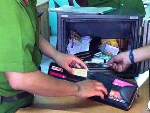 Hà Nội: Bắt đối tượng phá két sắt, trộm 290 triệu đồng cùng 4.500 USD trong trường học