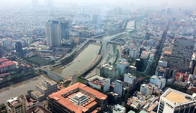 TP. HCM: Hàng trăm dự án cao tầng mọc lên, bờ sông Sài Gòn đang quá tải? - Hình 1
