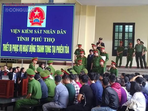 Cận cảnh bị cáo Phan Văn Vĩnh, Nguyễn Thanh Hóa cùng 90 đồng phạm hầu tòa - Hình 8