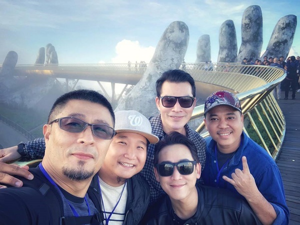 Bất ngờ với sự xuất hiện của một dàn sao đình đám tại Cầu Vàng