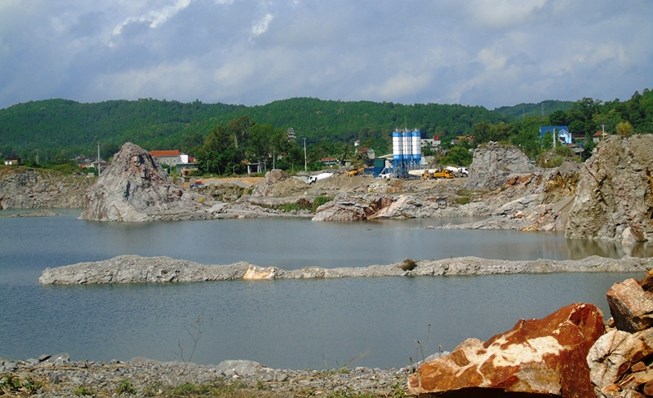 TX. Hoàng Mai (Nghệ An): Sẽ đóng cửa mỏ đá Lèn Chùa - Hình 1