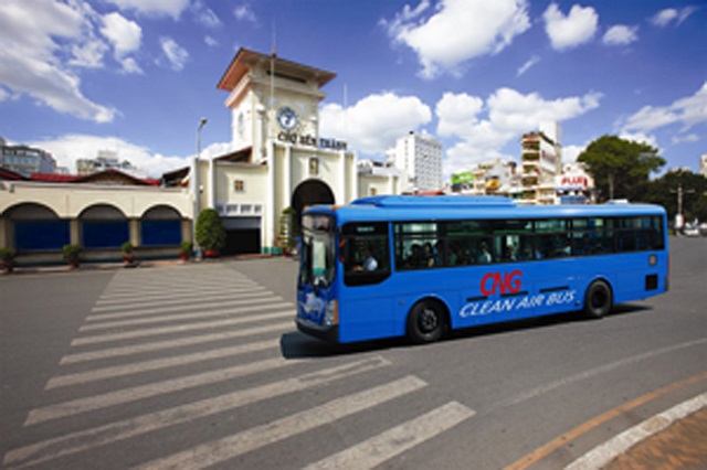 TP. HCM khuyến khích đầu tư xe buýt chạy bằng nhiên liệu sạch - Hình 1