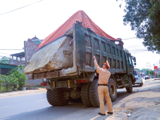 Nghệ An: 2 tháng ra quân, hơn 1 nghìn vụ vi phạm ATGT bị xử lý
