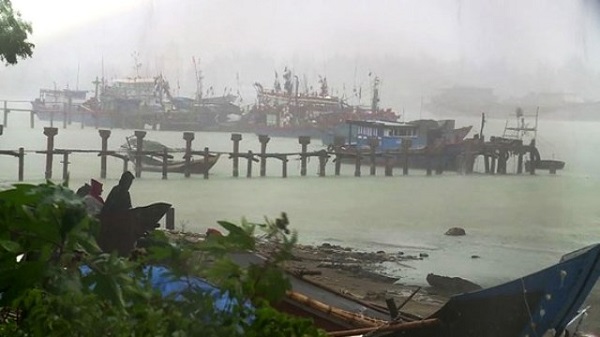 Dự báo thời tiết ngày 16/11: Xuất hiện rãnh áp thấp trên khu vực nam biển Đông