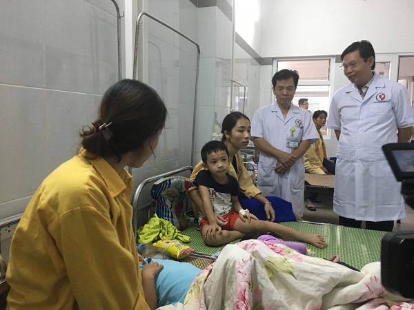 Hà Nội: Hơn 100 trẻ nhập viện do nghi bị ngộ độc thực phẩm - Hình 1