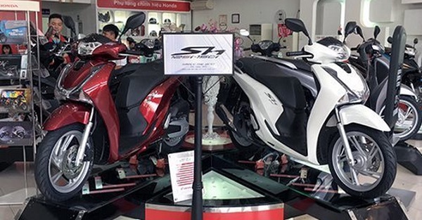 SH ăn chênh lớn, Air Blade 'chém' mạnh tay: Dân buôn 'bóp cổ' khách mua