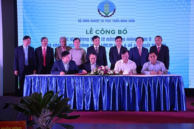 Lễ công bố vắc-xin phòng bệnh lở mồm long móng (LMLM) type O