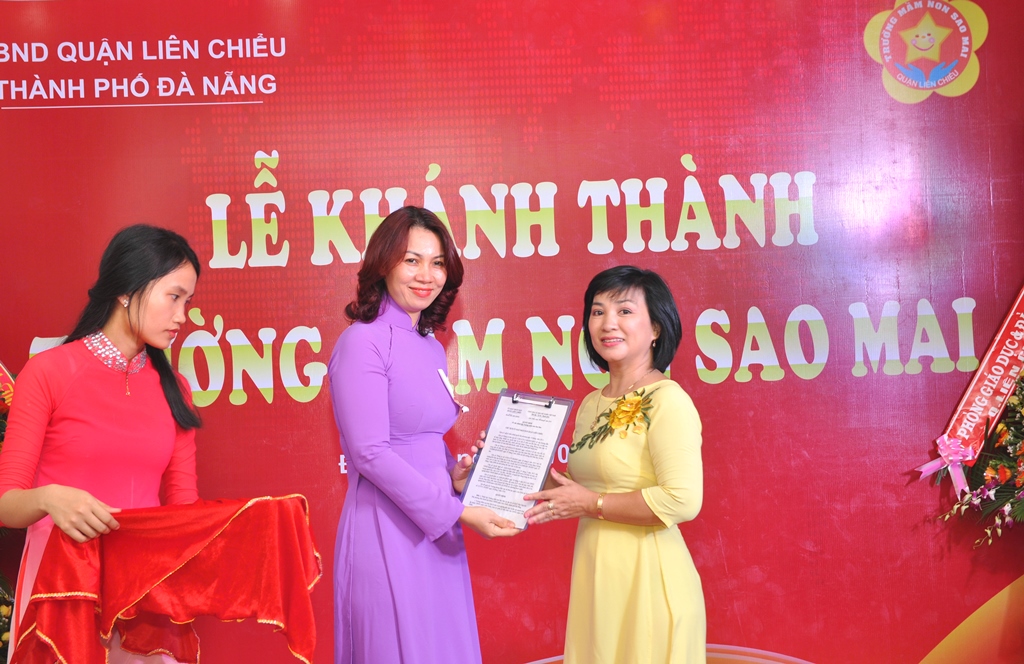 Đà Nẵng: Ngành GD&ĐT quận Liên Chiểu đón nhận bằng khen của Bộ GD&ĐT - Hình 1