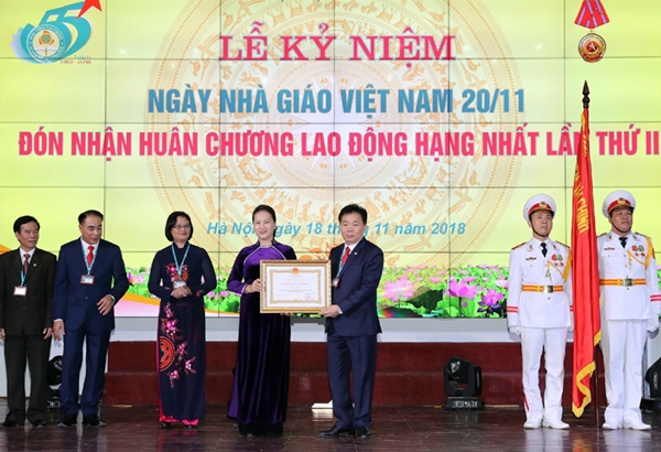 Chủ tịch Quốc hội dự lễ kỷ niệm Ngày Nhà giáo Việt Nam 20/11 tại Học viện Tài chính - Hình 1