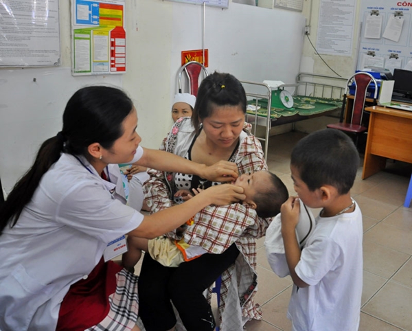 Hà Nội: Gần 448.000 trẻ được uống vitamin A bổ sung vi chất dinh dưỡng đợt 2 năm 2018