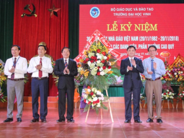 Nghệ An: Đại học Vinh đón nhận nhiều danh hiệu cao quý